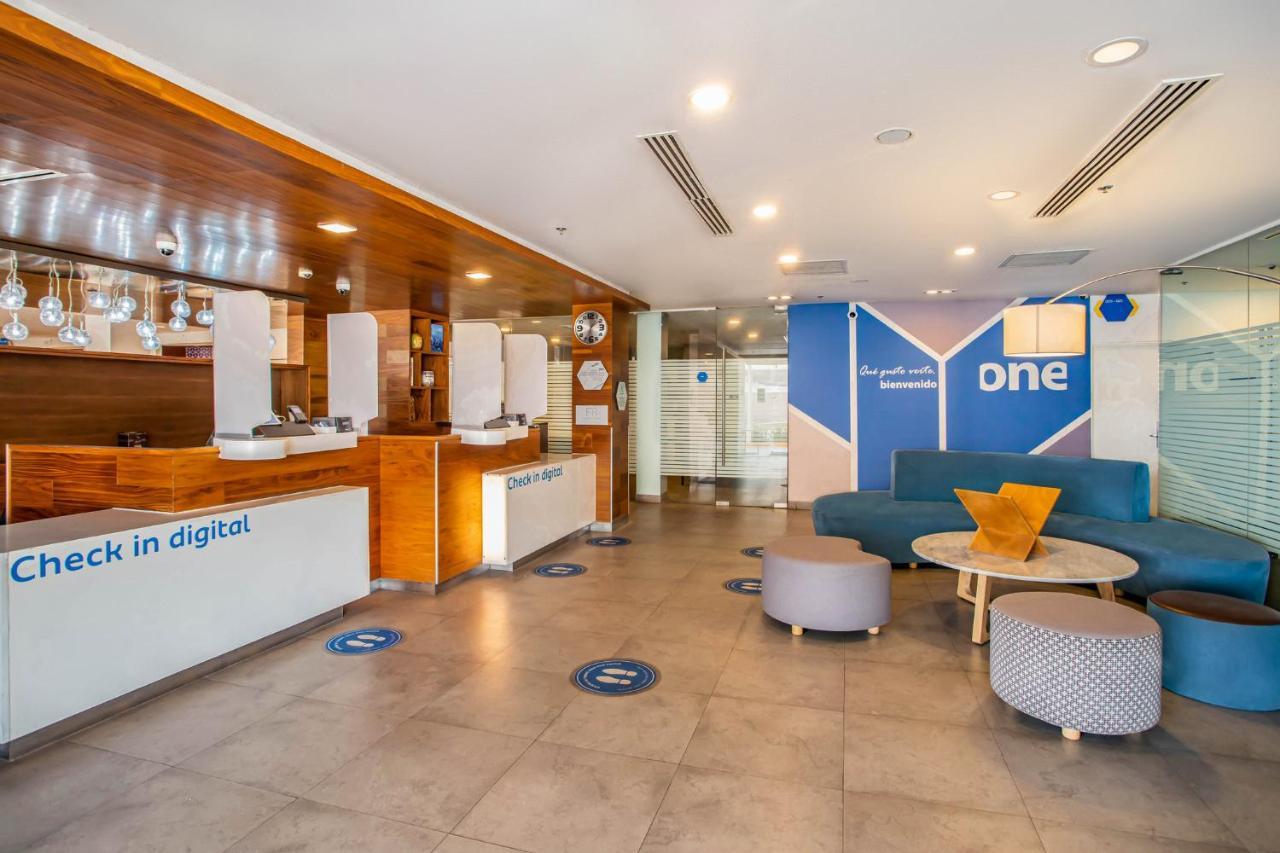 One Saltillo Aeropuerto Екстер'єр фото