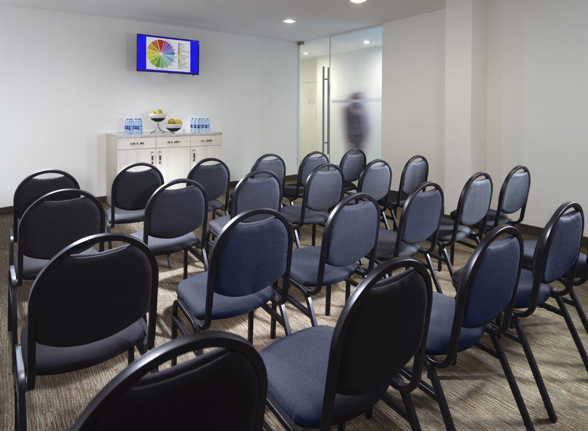 One Saltillo Aeropuerto Екстер'єр фото